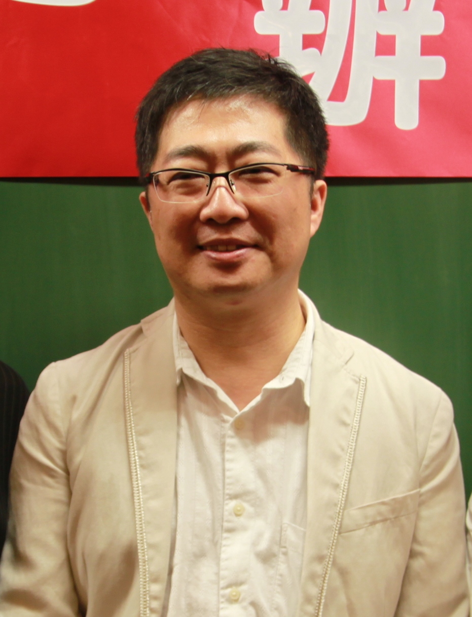 亞洲大學高薪留才，鄧鴻吉主持創意設計暨發明中心